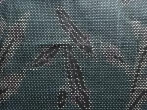 アンティーク　草葉模様織出し本場泥大島紬着物（5マルキ）